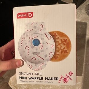 Dash Mini Waffle Maker